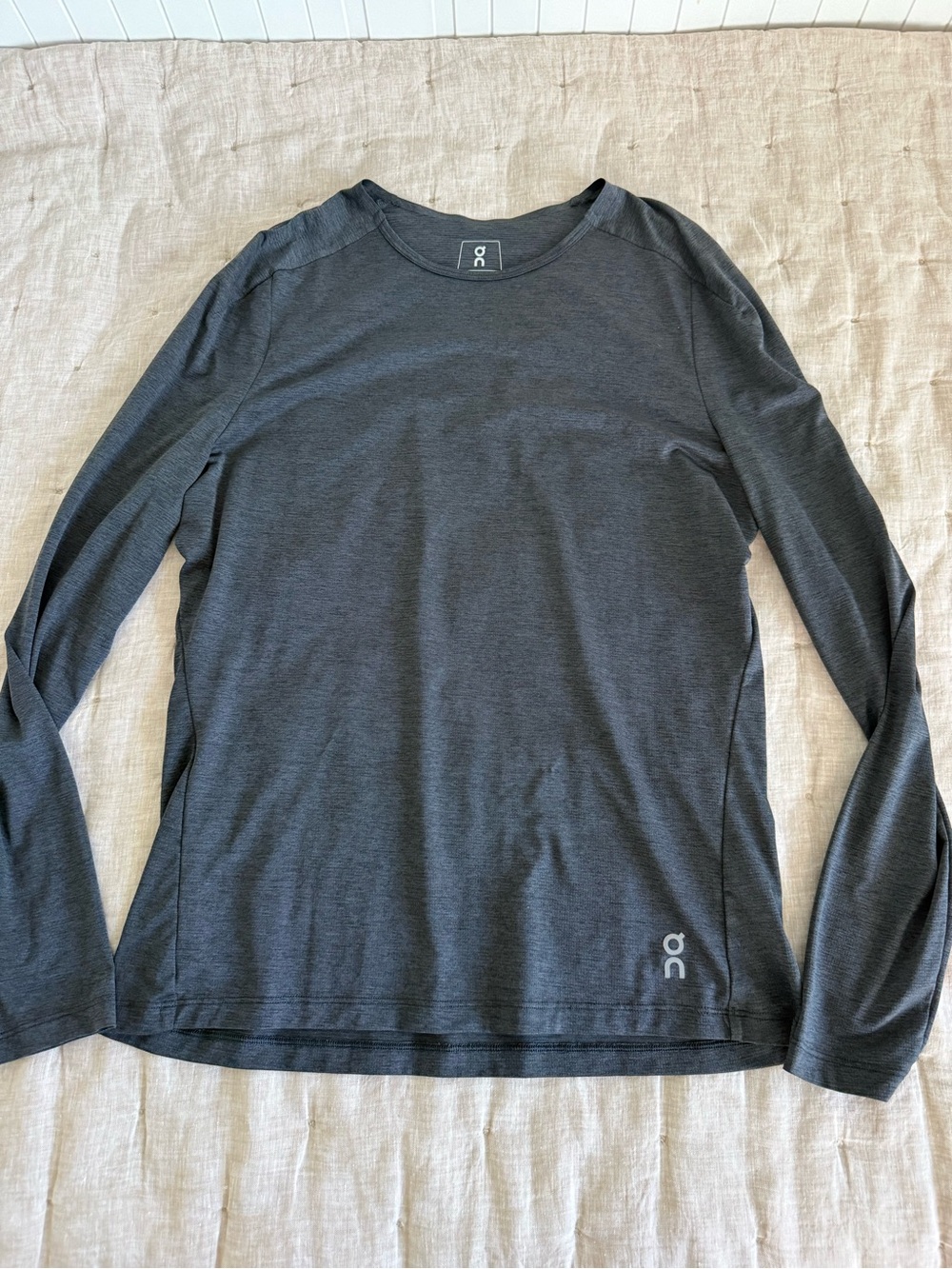 On running PERFORMANCE LONG-T size Medium